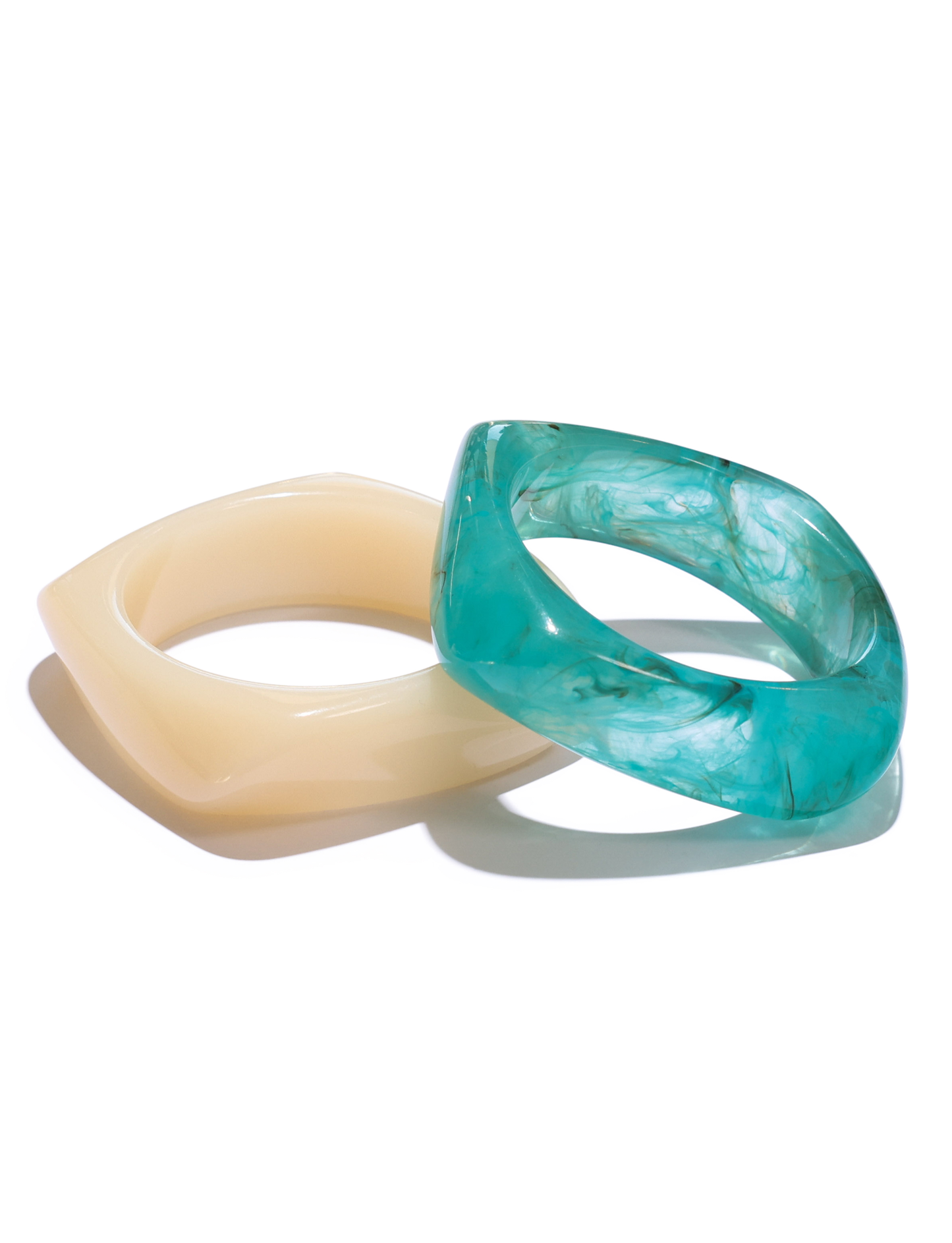 TIA CHUNKY 2PC RESIN BANGLE SET - CREAM / BLUE RESIN