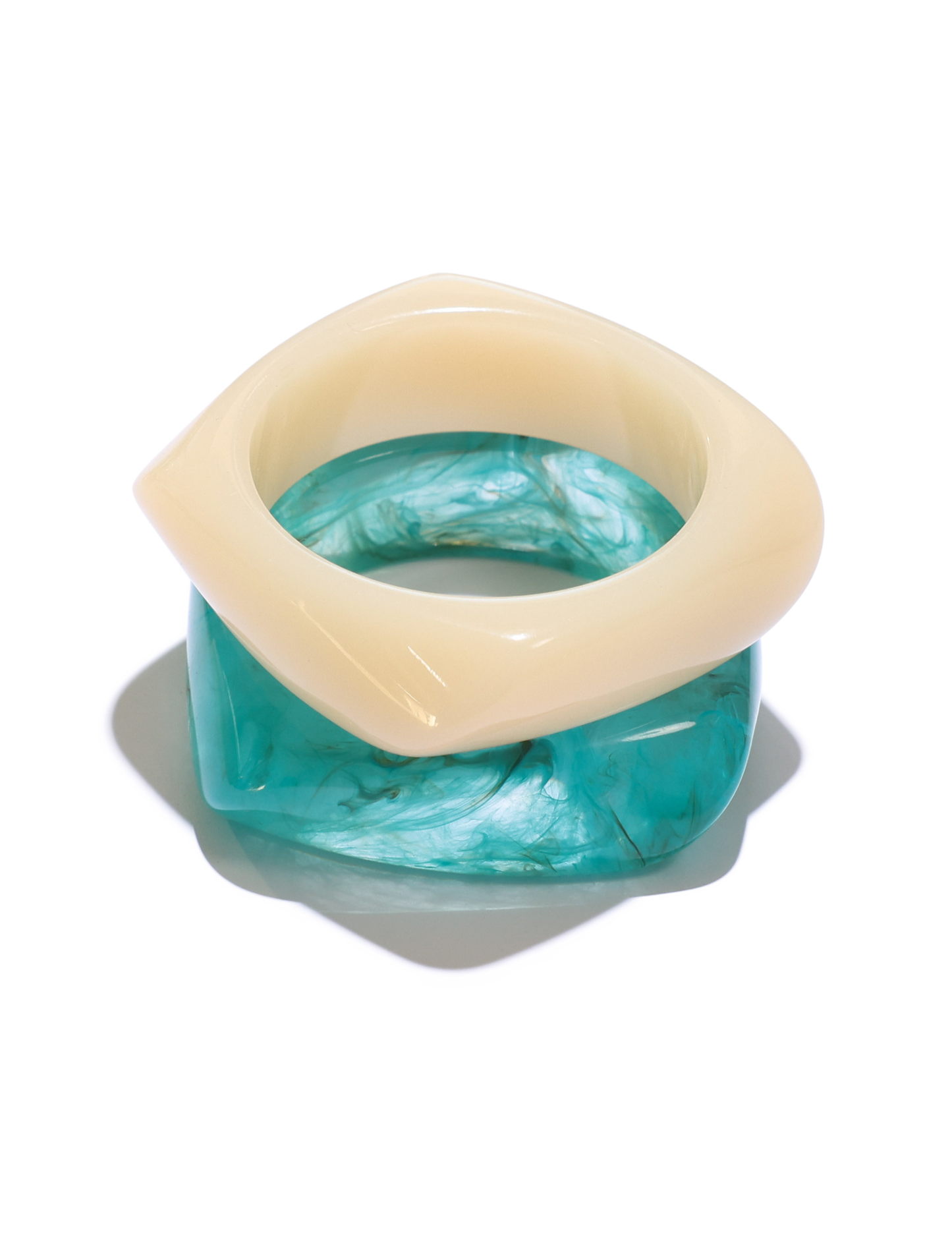 TIA CHUNKY 2PC RESIN BANGLE SET - CREAM / BLUE RESIN